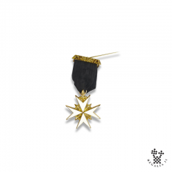 Bijou Chevalier de MALTE, croix émail blanc cloisonné, métal doré, ruban noir